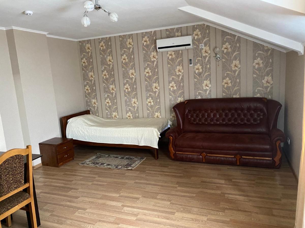 Гостинний Маєток Hotel Myla Exterior foto